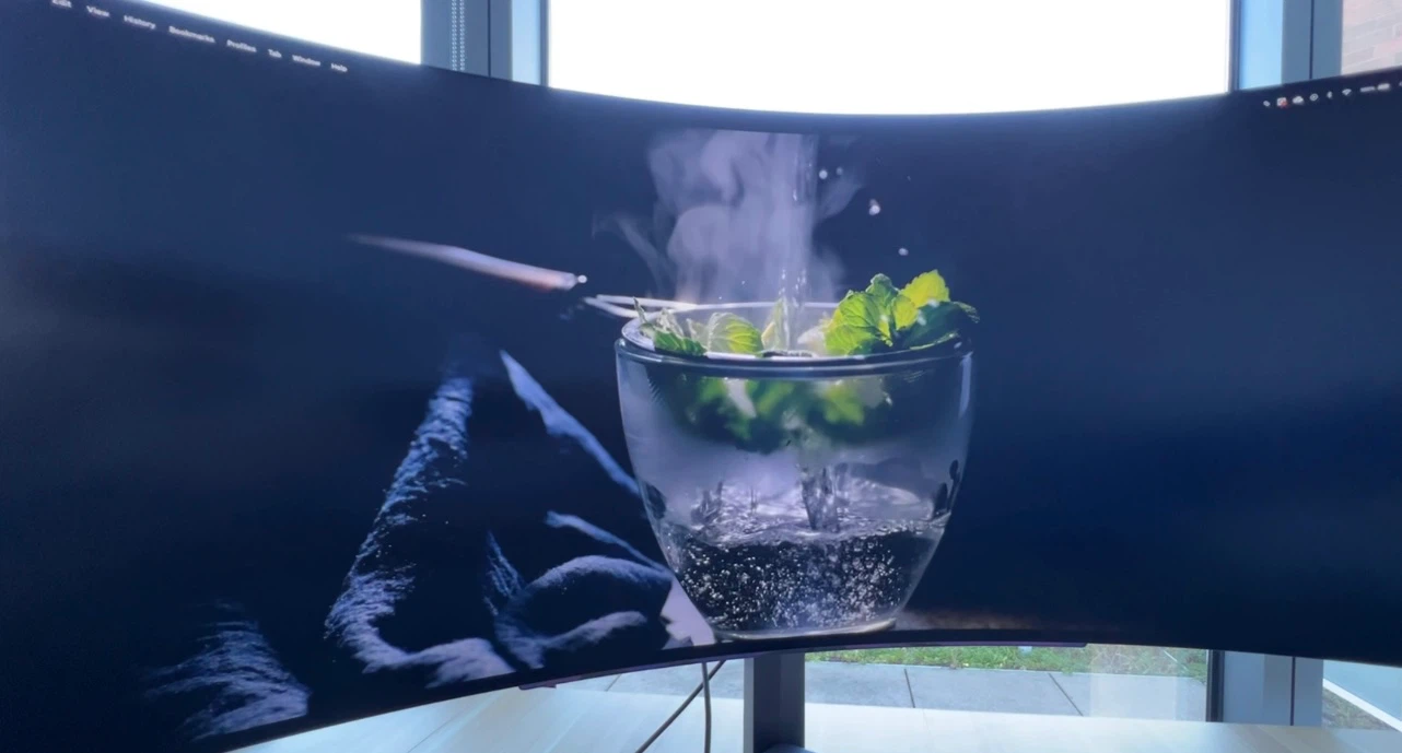 LG UltraGear 45” OLED 240Hz Curved Ultrawide Gaming Monitor - photo 2