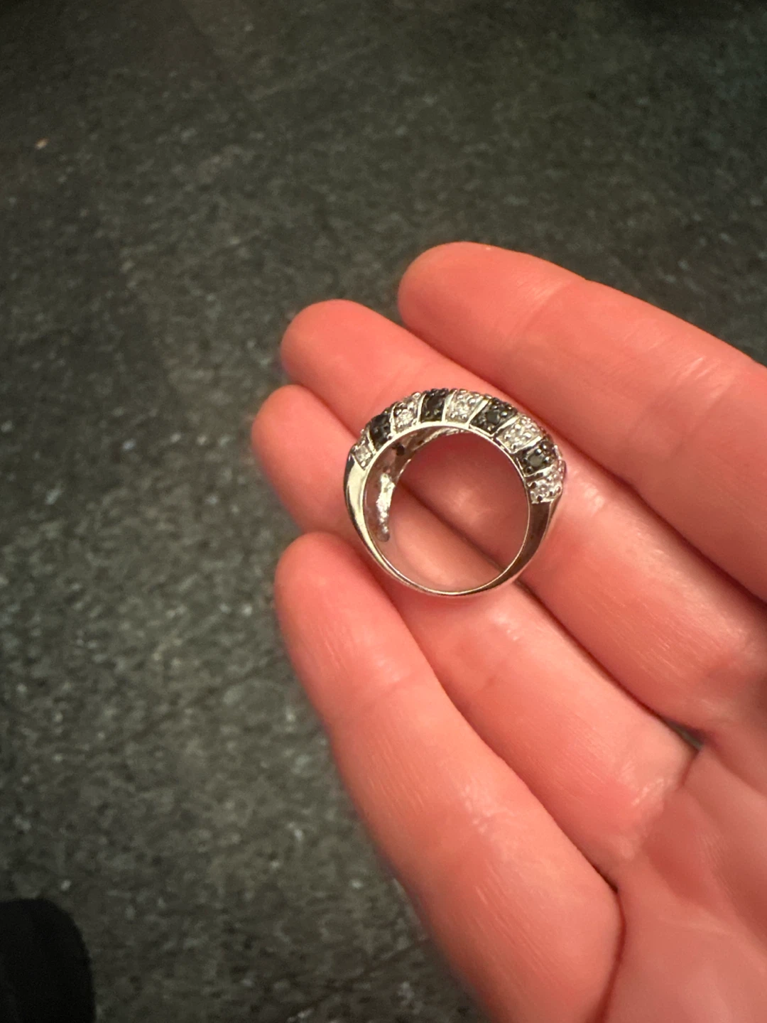 Silver-Tone Ring with Black and Clear Stones - photo 3