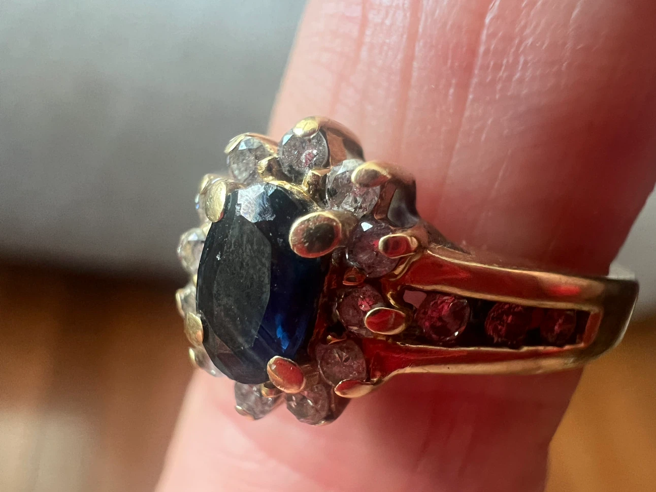10 k Gold sapphire and diamond cluster ring