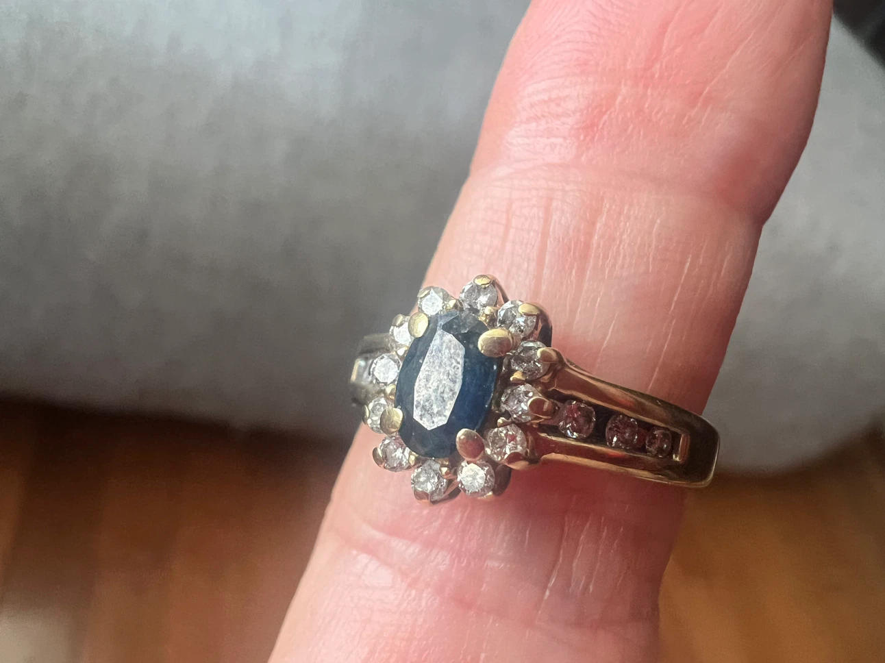 10 k Gold sapphire and diamond cluster ring - photo 2