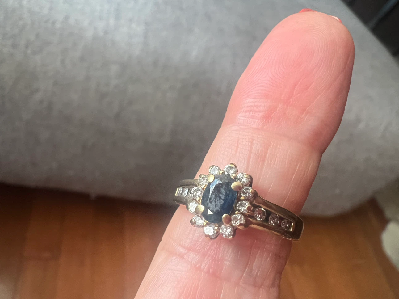 10 k Gold sapphire and diamond cluster ring - photo 4