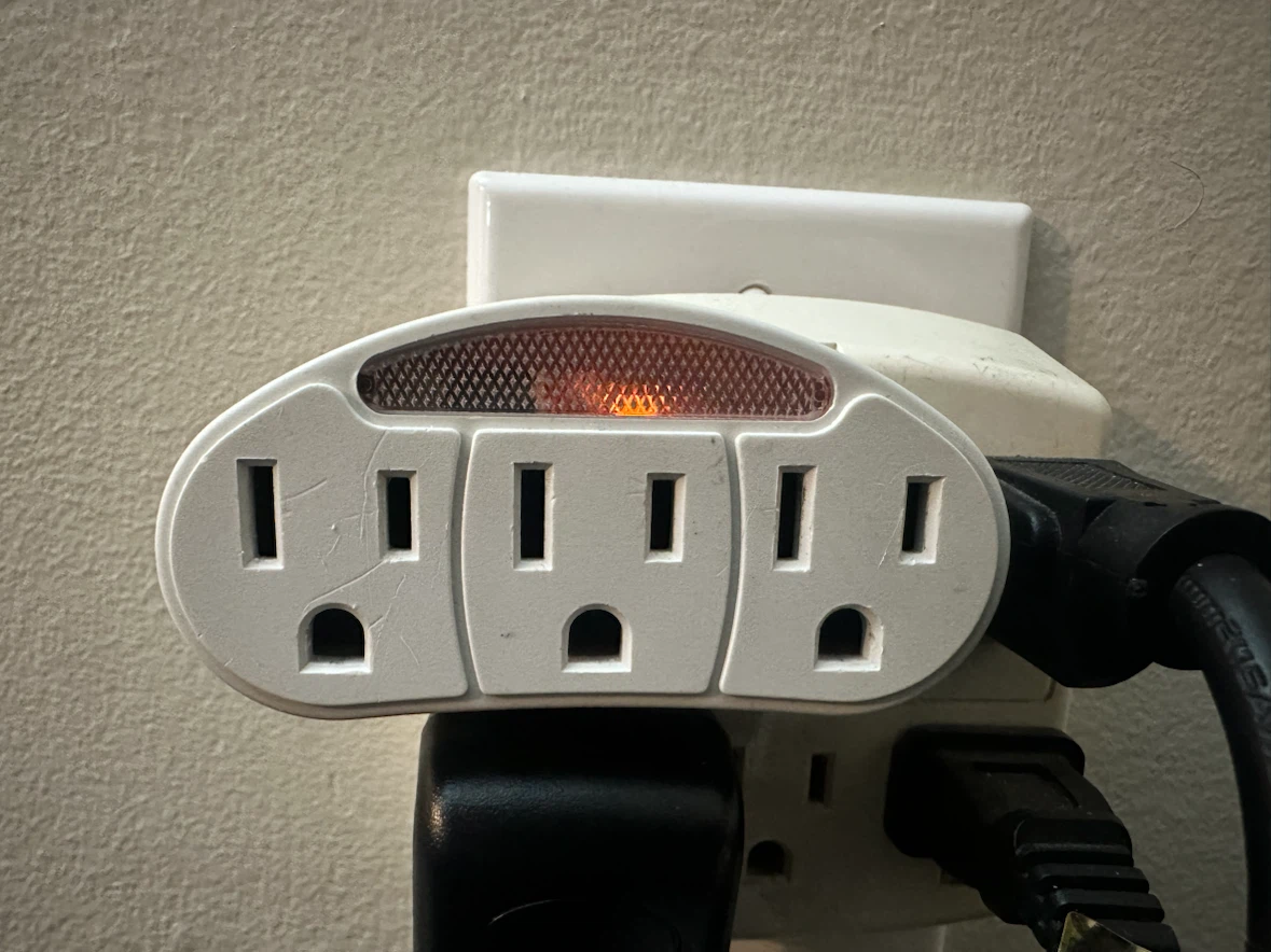 3-Outlet Wall Tap Adapter