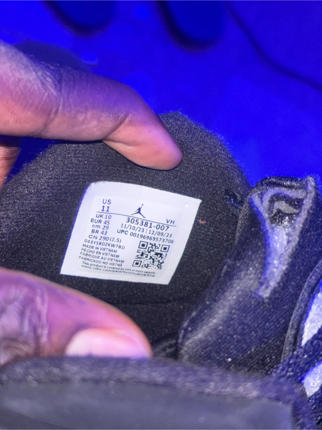 Jordan 8 Retro Black Silver - photo 2