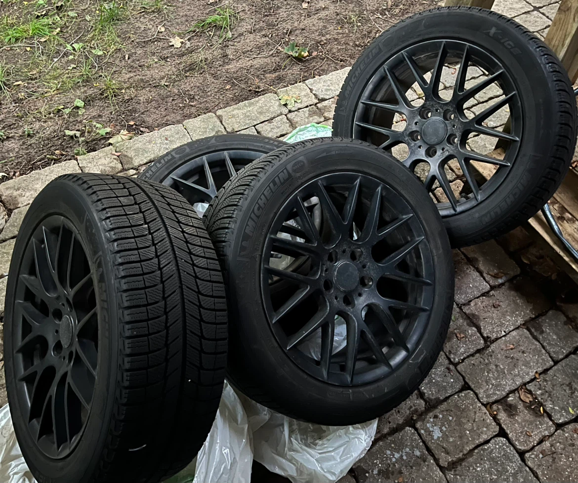 Michelin X-Ice winter tires with black rims