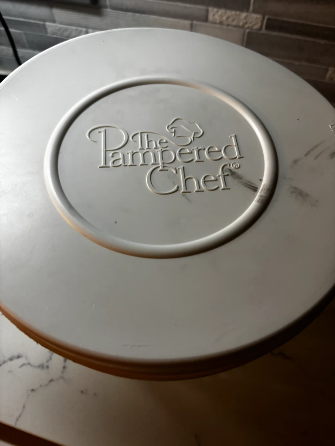 Pampered Chef 8-Cup Glass Measuring Bowl with Lid - photo 2