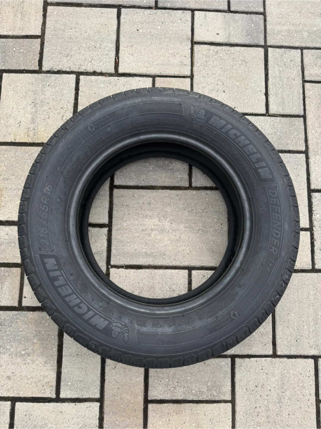 New Michelin Defender Tire 215/65R16 - photo 2