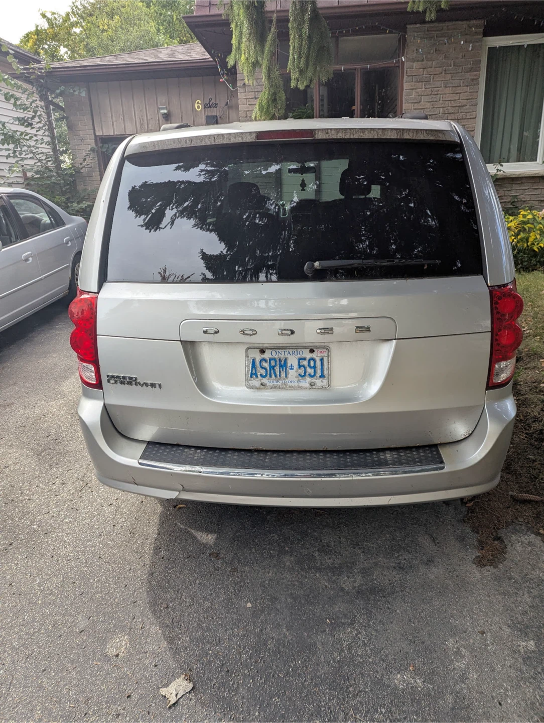 Dodge Grand Caravan Silver Minivan - photo 2