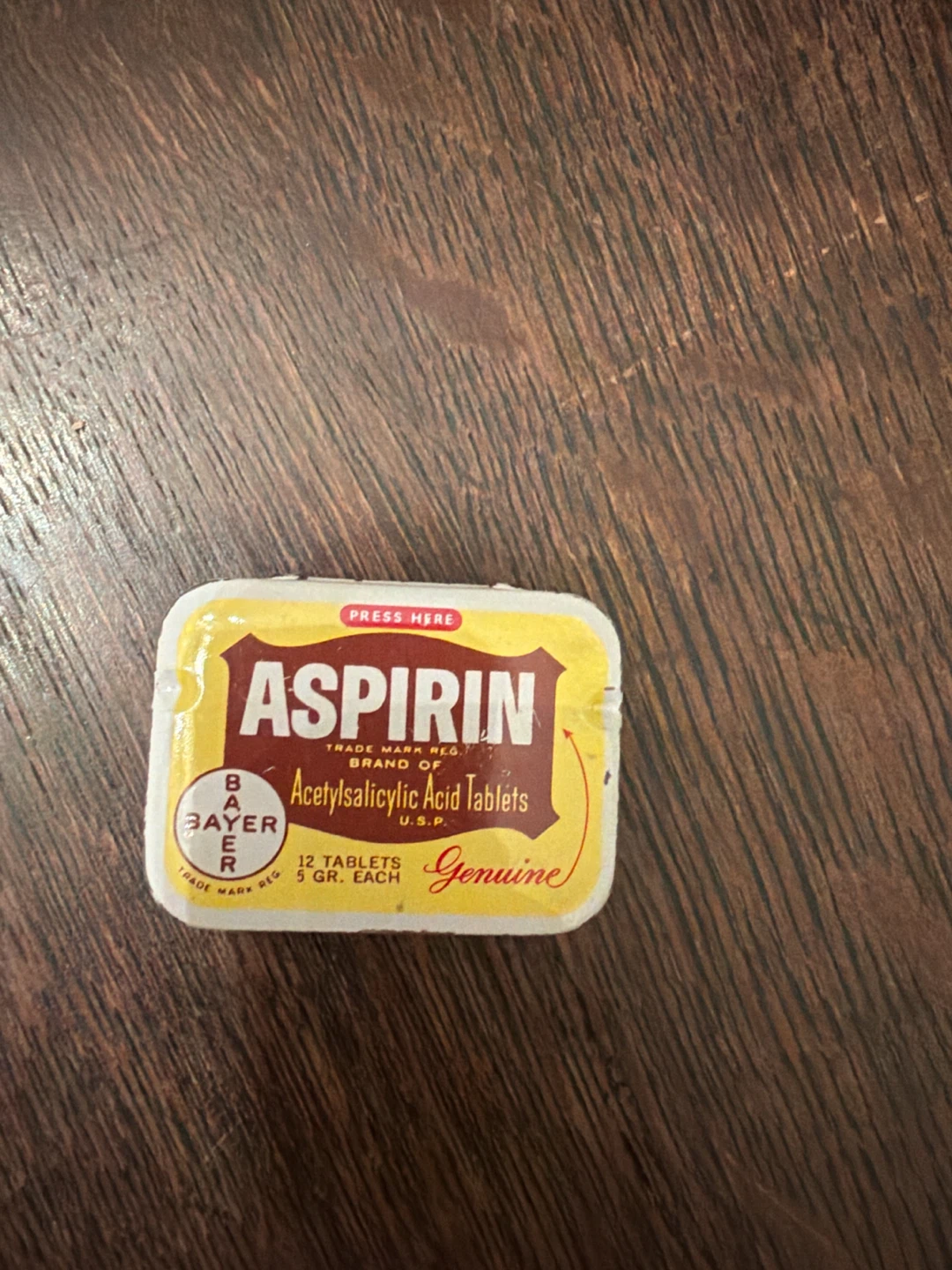 Bayer Aspirin pocket – sized tin. Good vintage condition.$21