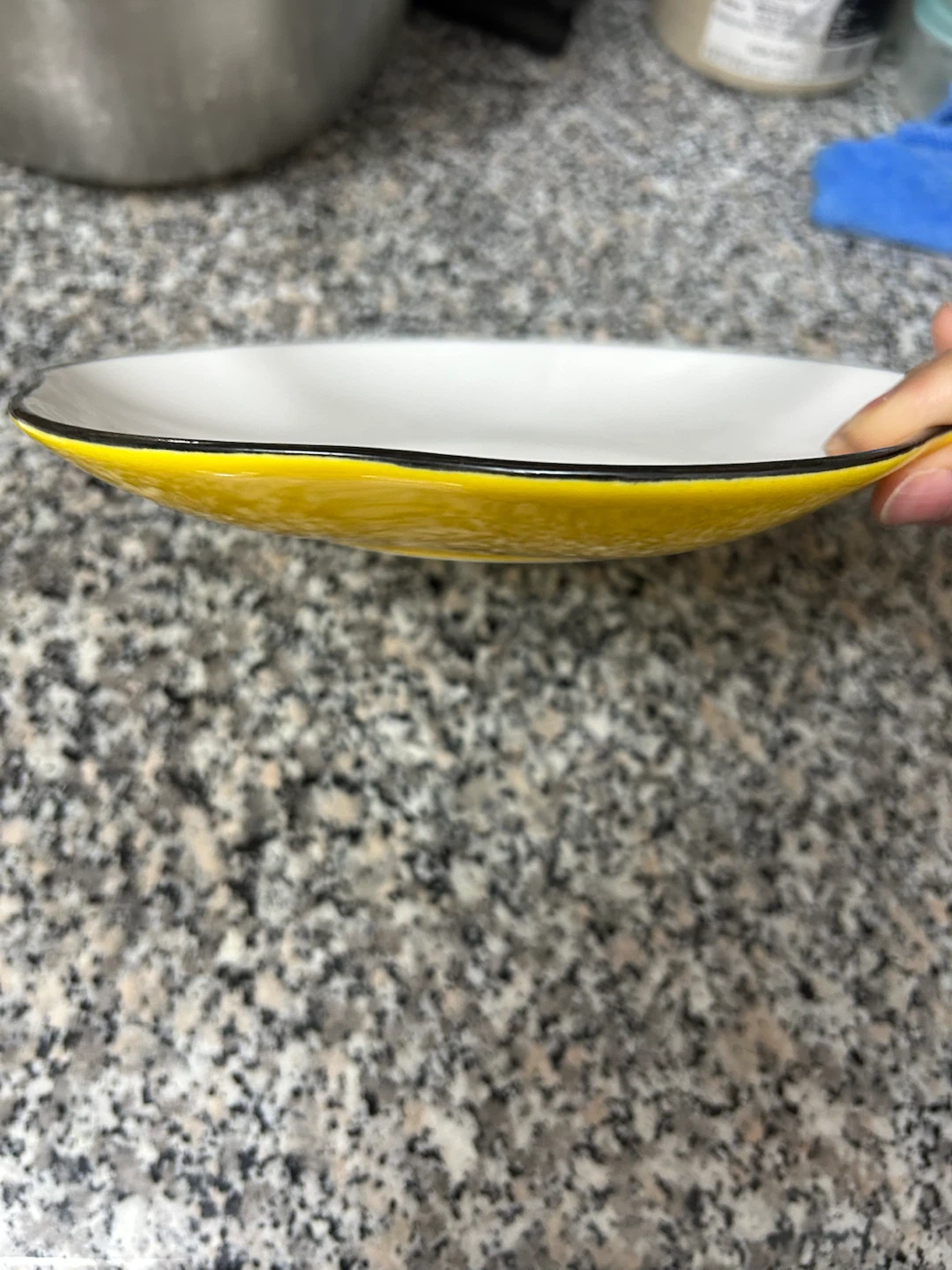 Ceramic flower-shaped plate