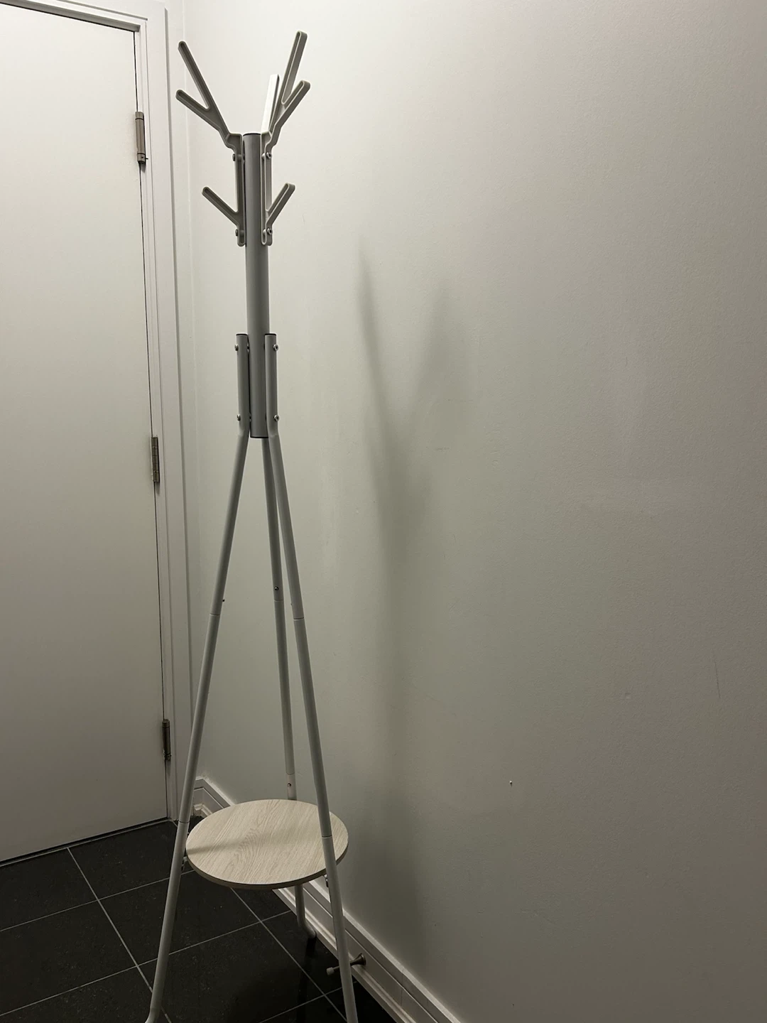 White Metal Coat Rack with Bottom Shelf - photo 2