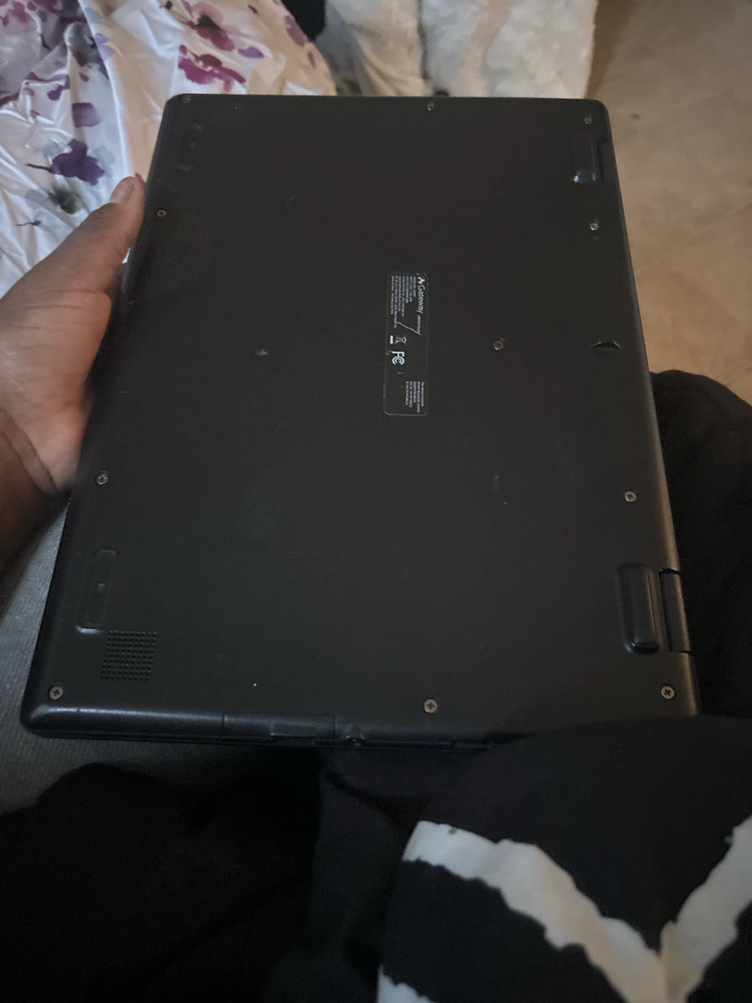 Gateway Laptop - photo 3