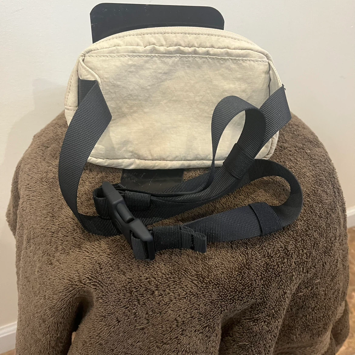 Lululemon Belt Bag - photo 2