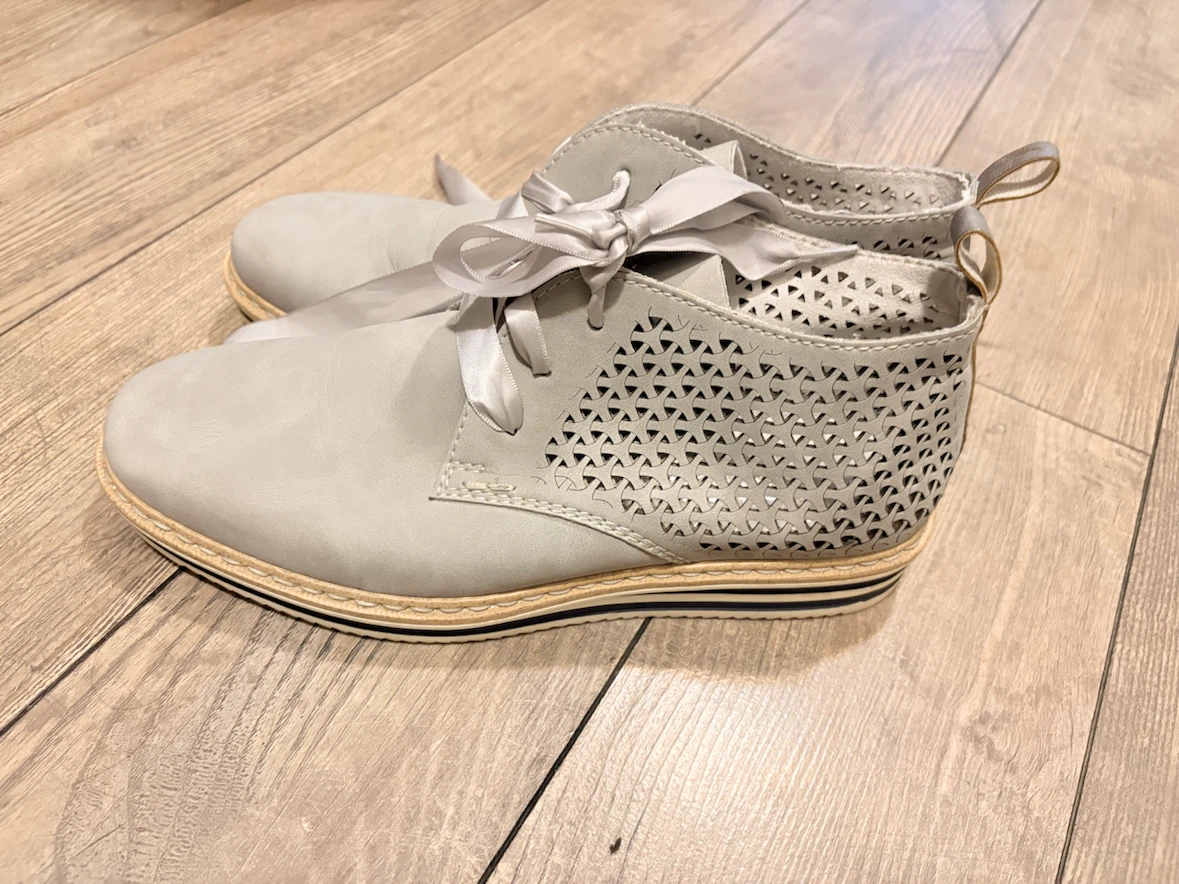 Rieker grey cut-out lace-up shoes - photo 4