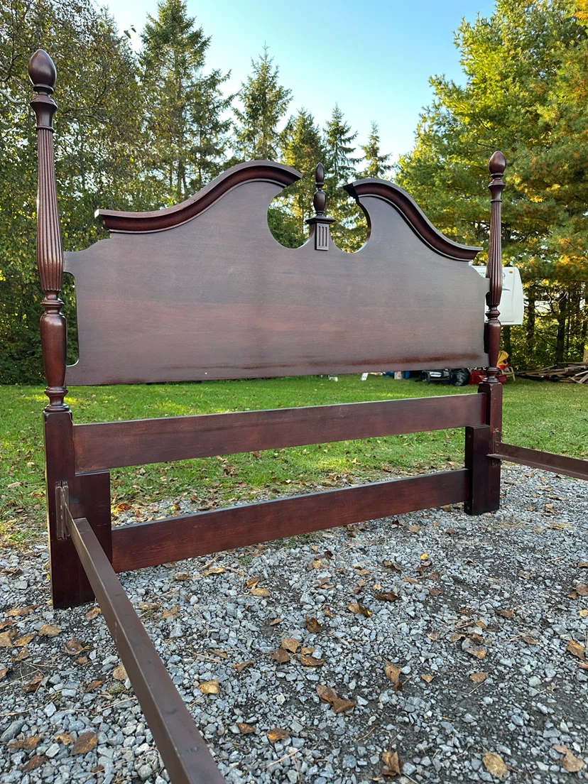 Vintage Gibbard Solid Mahogany Queen Bed (CAN DELIVER) - photo 3