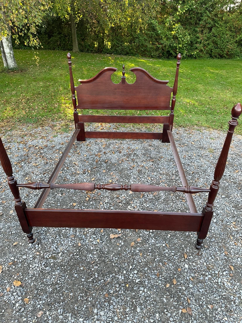 Vintage Gibbard Solid Mahogany Queen Bed (CAN DELIVER) - photo 4