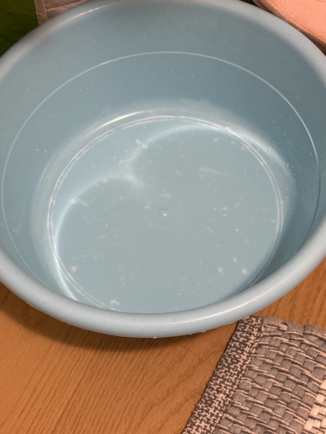 Light Blue Plastic Wash Basin