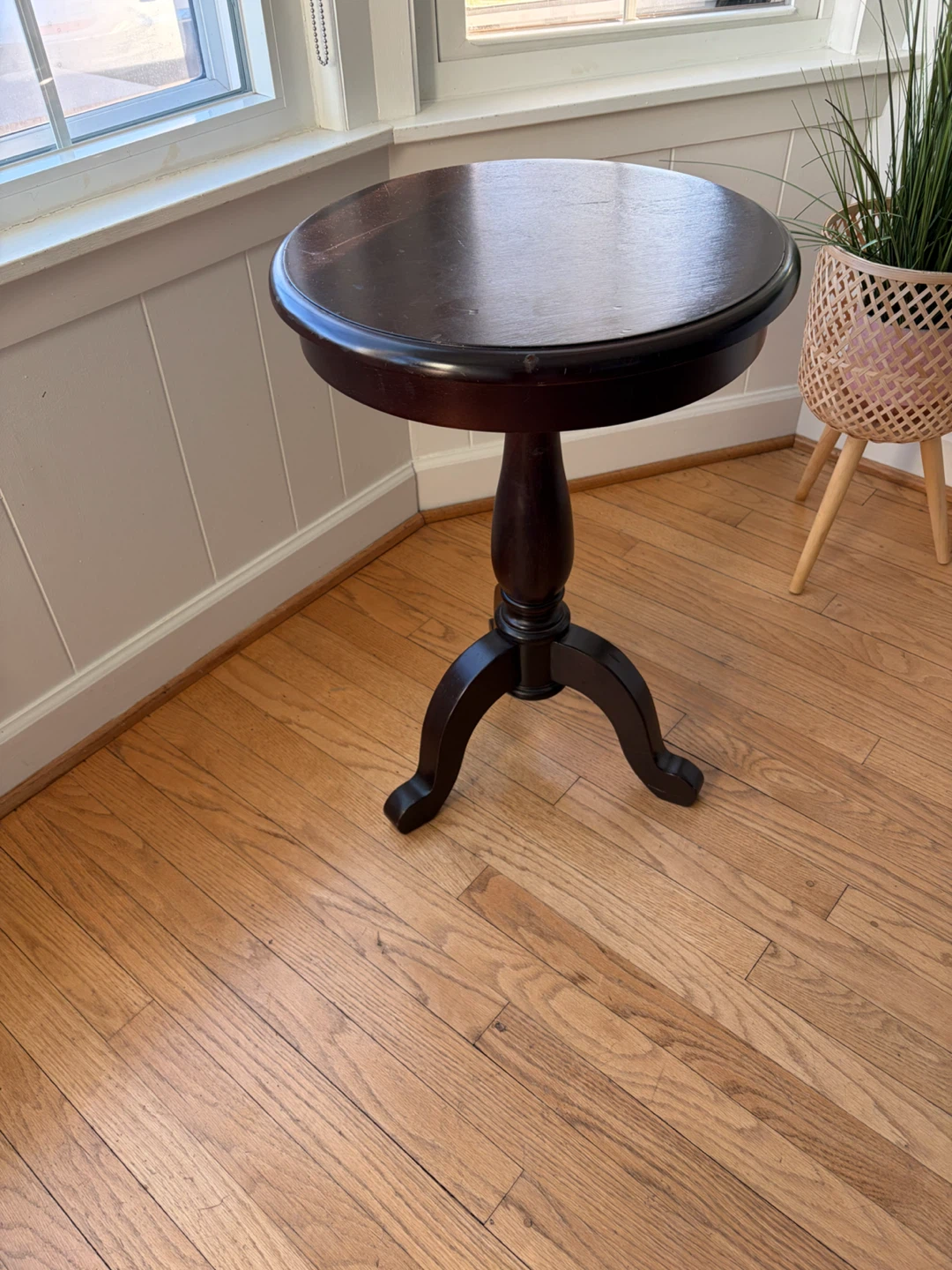ROUND SIDE TABLE - photo 2