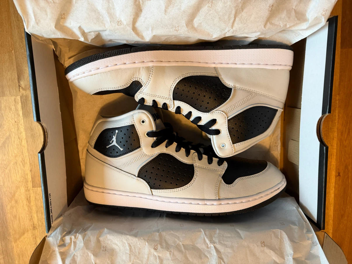 Jordan Access Photon Dust/Black/White Shoes Size 13 - photo 4