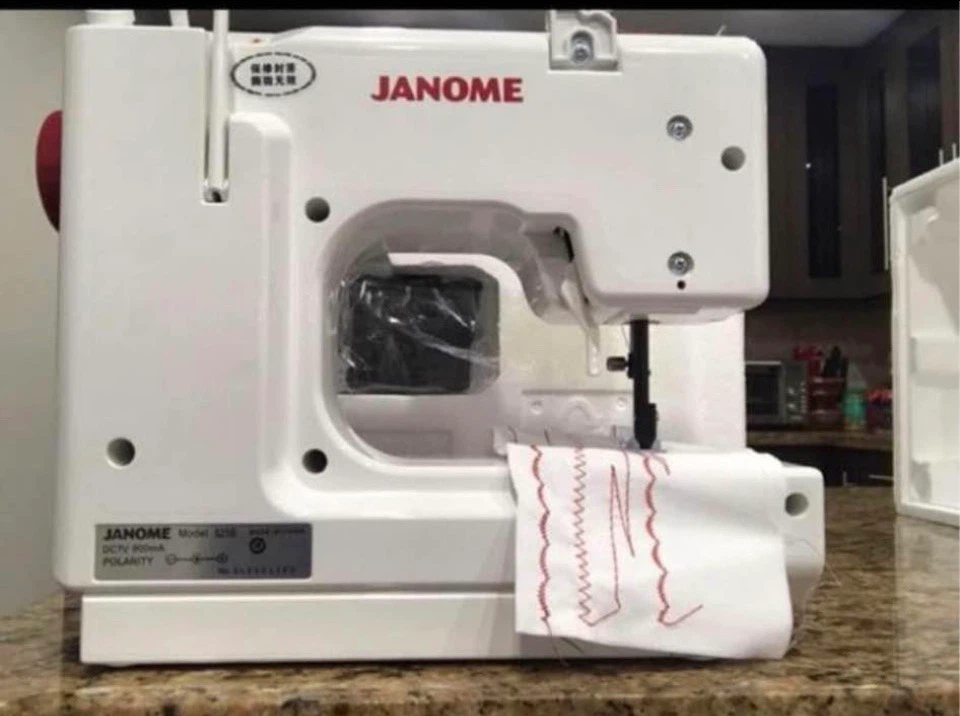 Janome Brand Mini Sewing Machine - photo 2