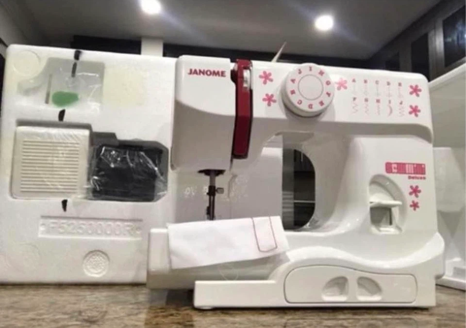 Janome Brand Mini Sewing Machine - photo 3