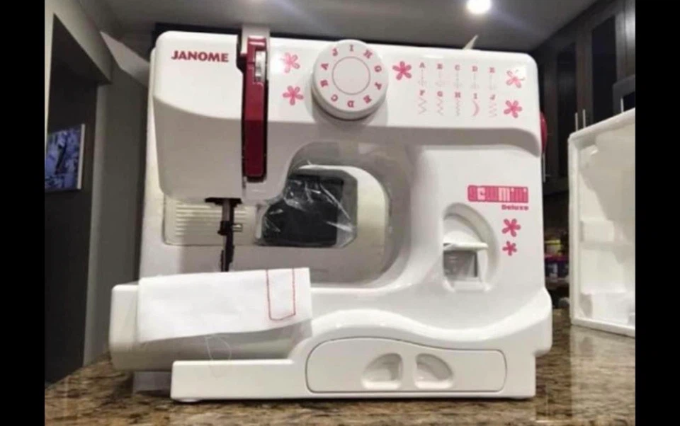 Janome Brand Mini Sewing Machine - photo 4