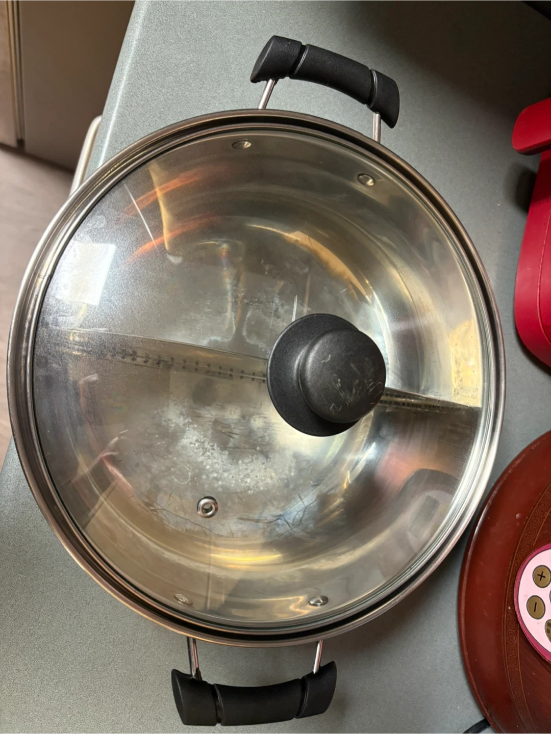 Stainless Steel Divided Hot Pot with Glass Lid - photo 2