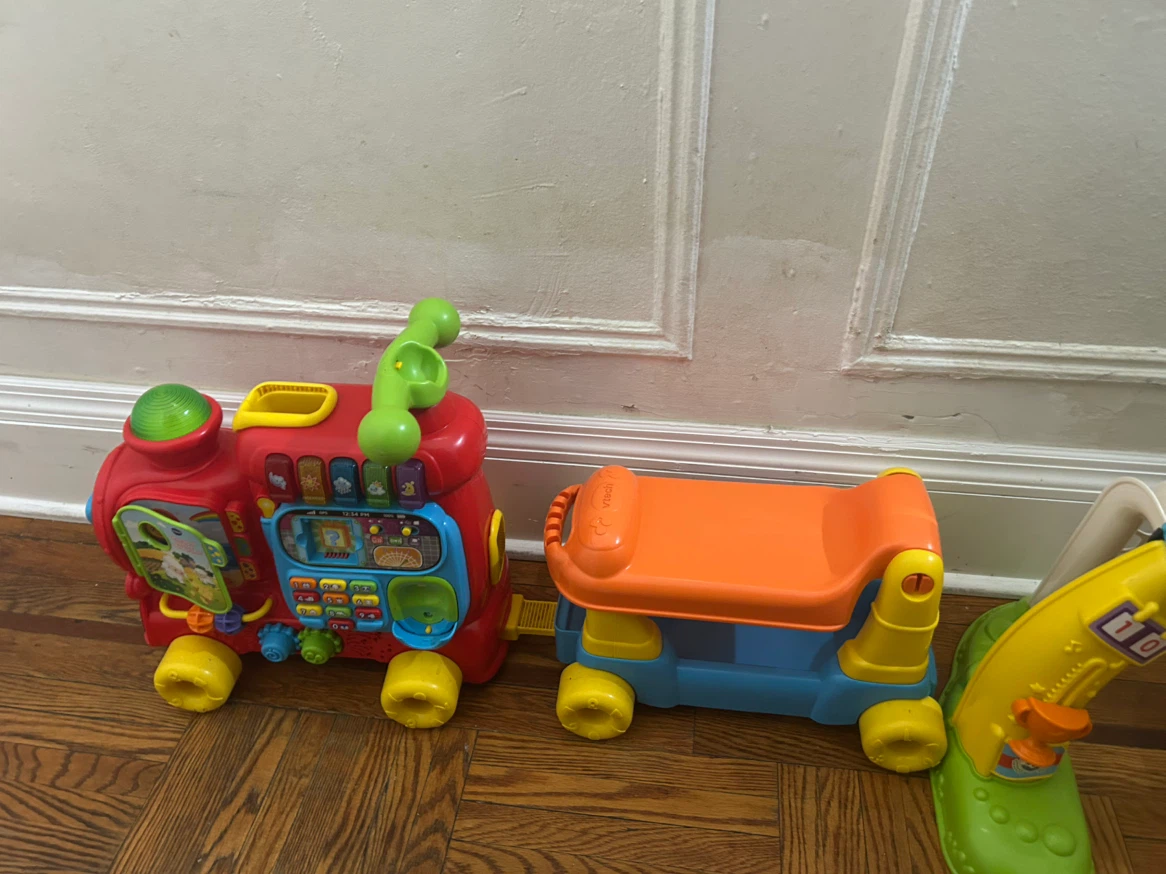 VTech Sit-to-Stand Train and Count & Win Sports Center - photo 3