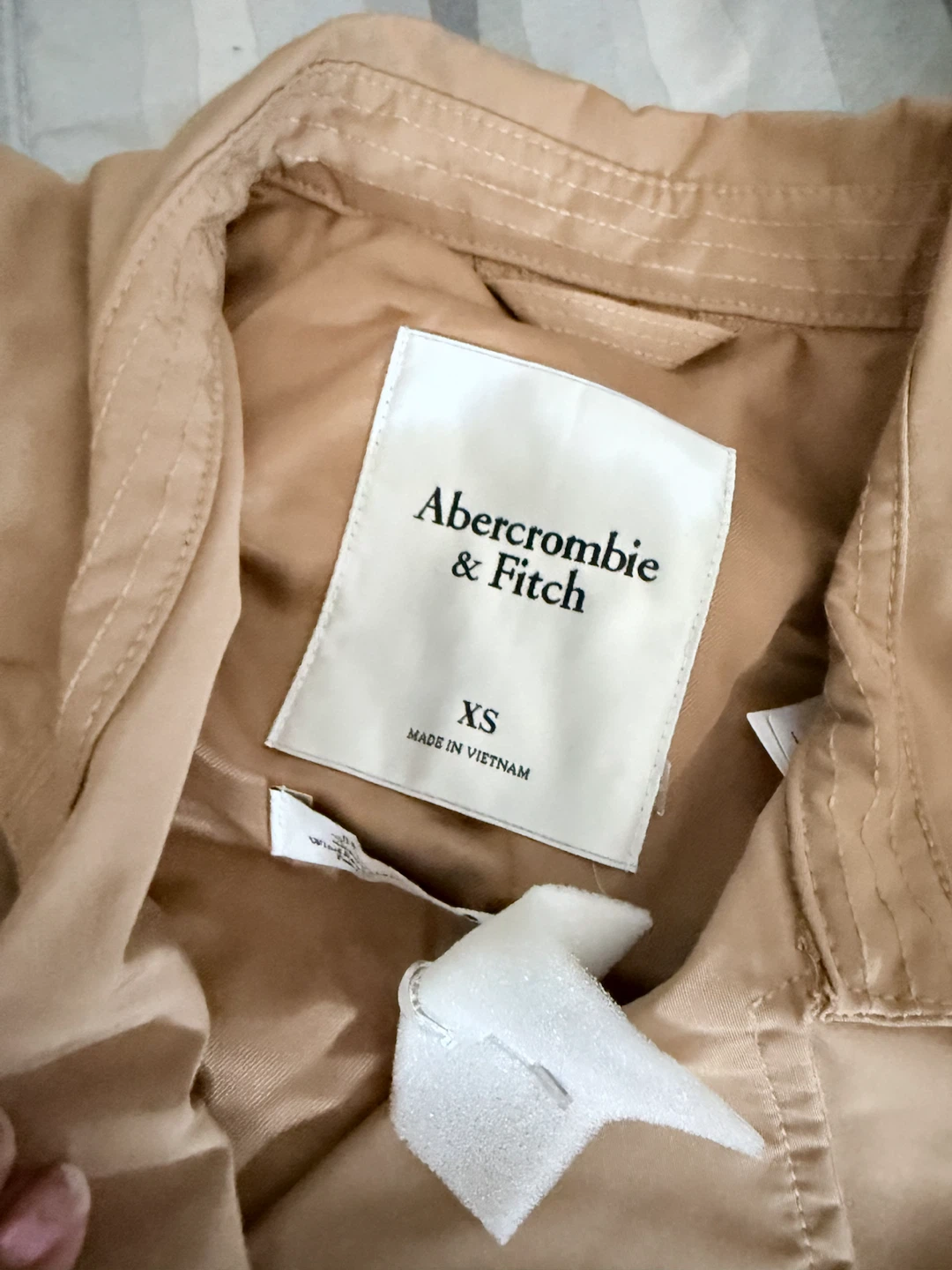 Abercrombie & Fitch Cropped Trench Jacket