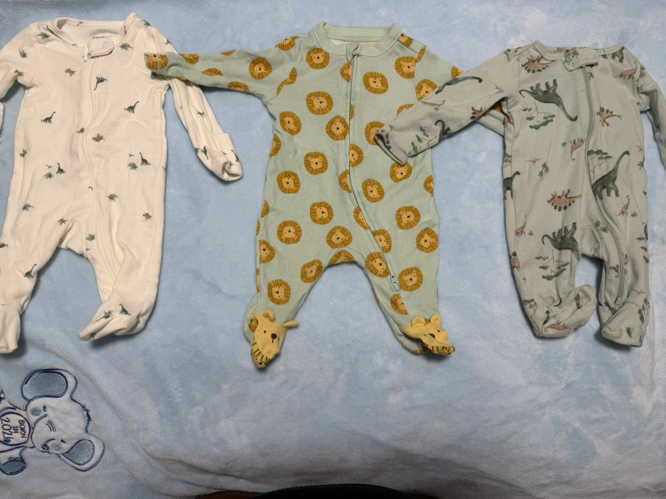 3-Piece Newborn Baby Boy Sleeper Bundle 🦕🦁 Never worn