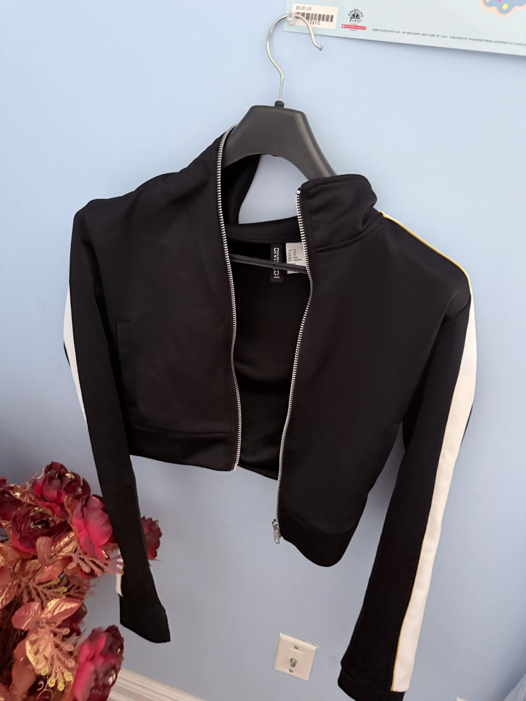 H&M DIVIDED Black Cropped Track Jacket - photo 2