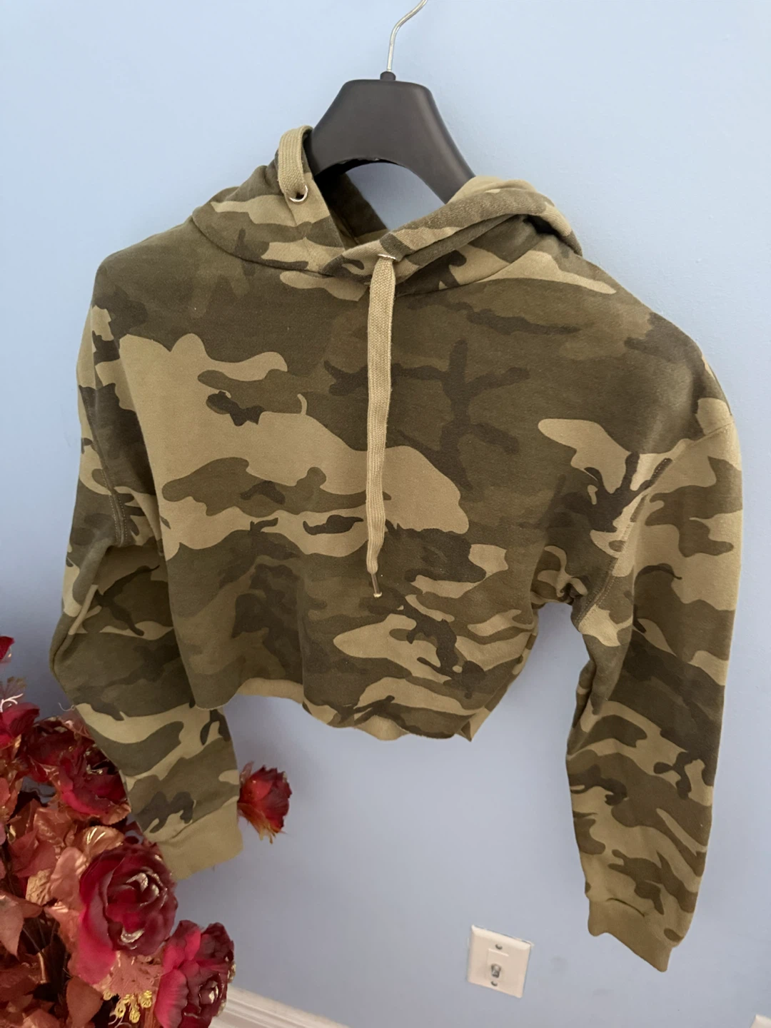 Camo print cropped hoodie