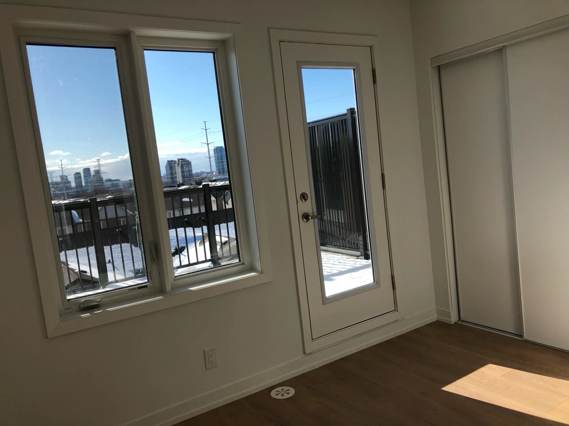 🏡 Townhouse Room for Rent / $1,100 / - photo 2