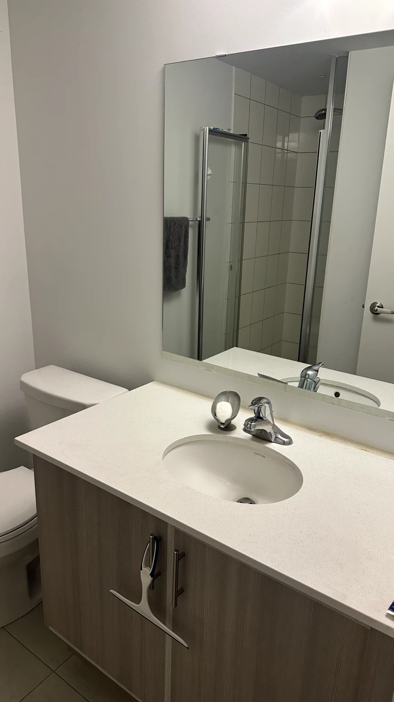 🏡 Townhouse Room for Rent / $1,100 / - photo 4