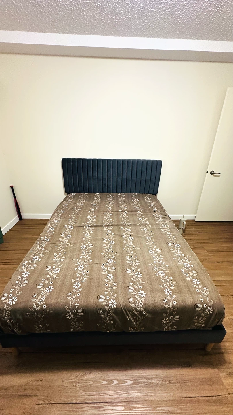 🛏️ Queen Mattress + Dark Grey Bed Frame - photo 4