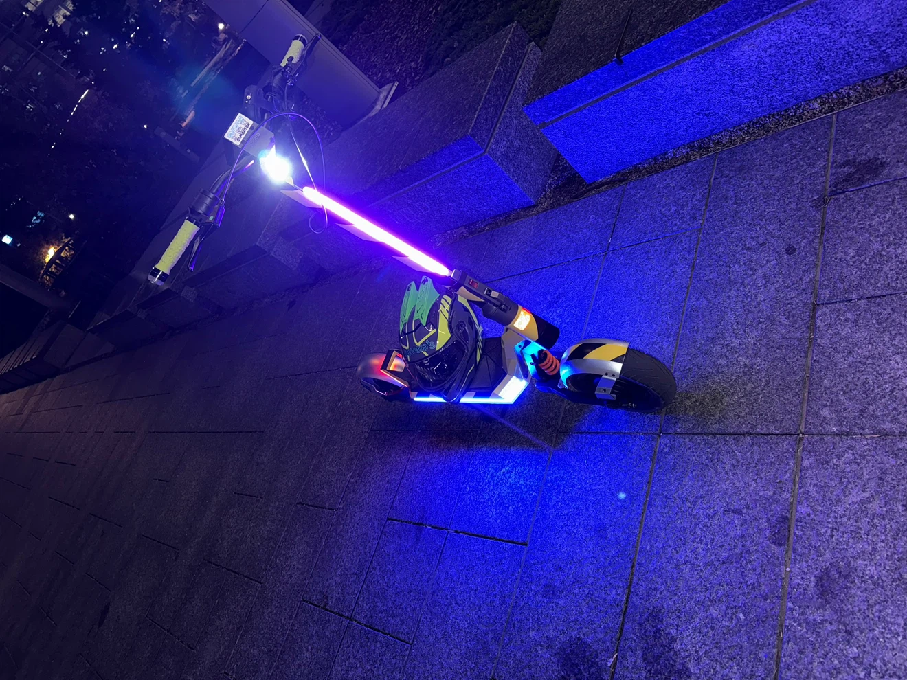 Apollo Pro electric scooter with custom wrap - photo 2
