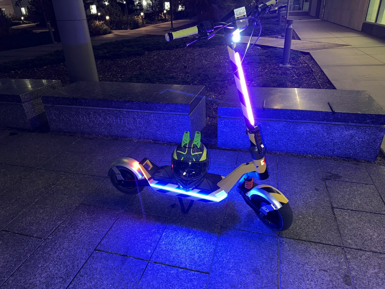 Apollo Pro electric scooter with custom wrap - photo 3
