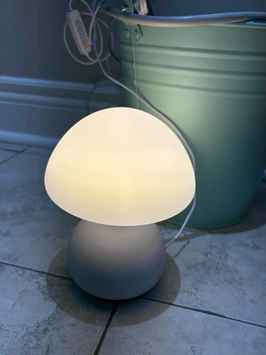 Mushroom Shape White Desk Lamp