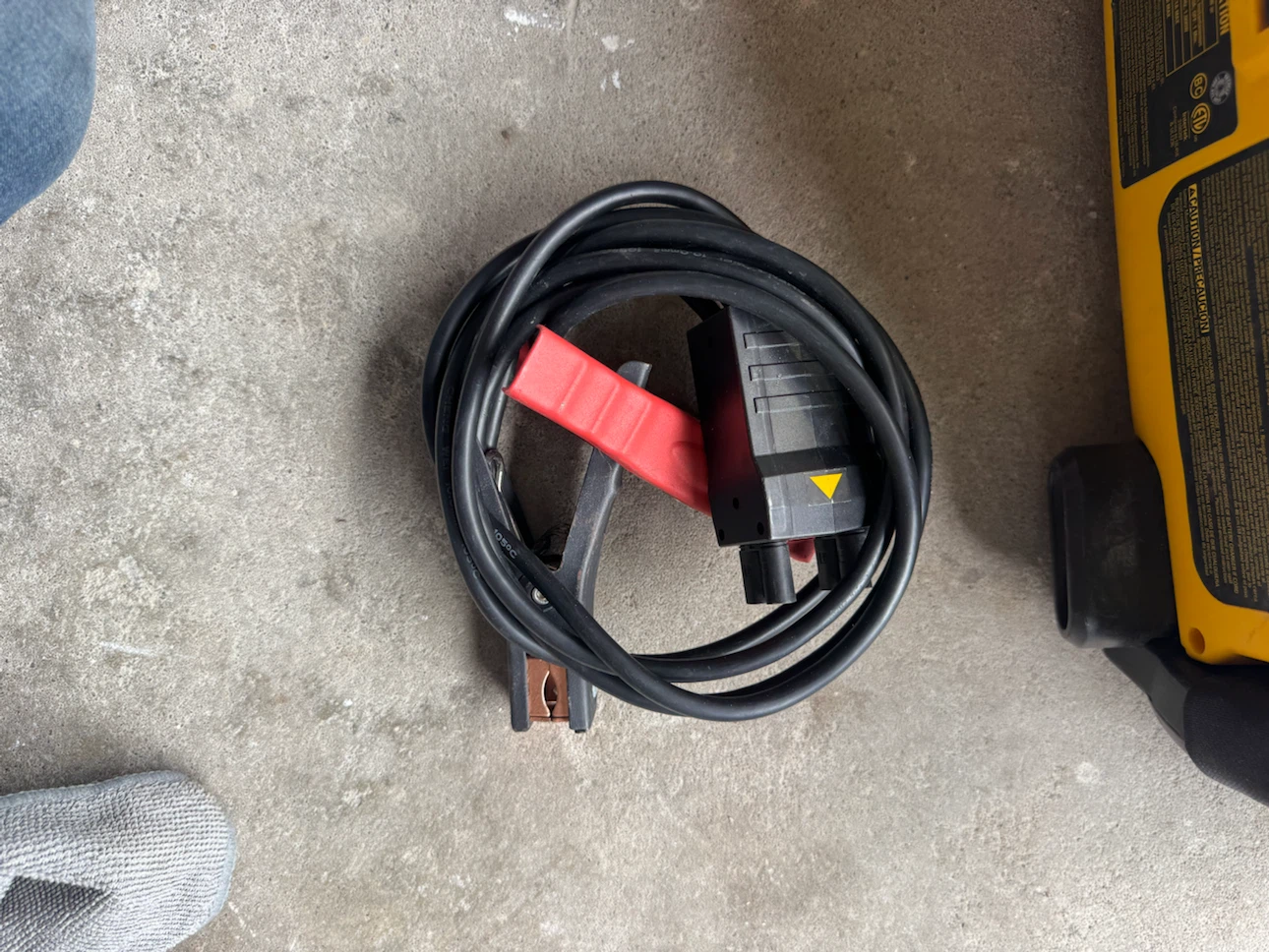 DEWALT DXAEPS2 Digital Portable Power Station Jump Starter - photo 3