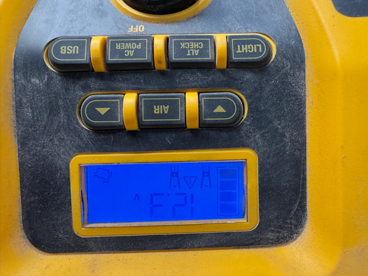 DEWALT DXAEPS2 Digital Portable Power Station Jump Starter - photo 4
