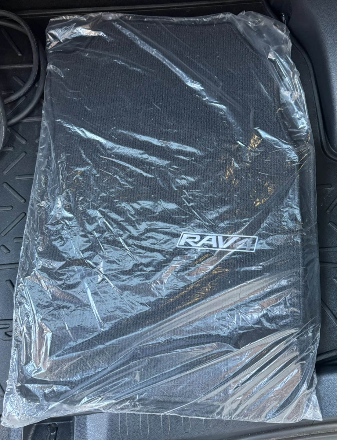 New Toyota RAV4 Carpet Floor Mats