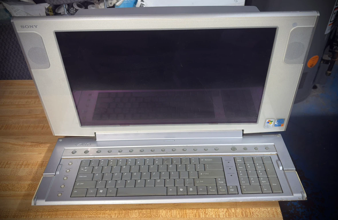 Vintage Sony VAIO All-in-One Desktop PC (Works)