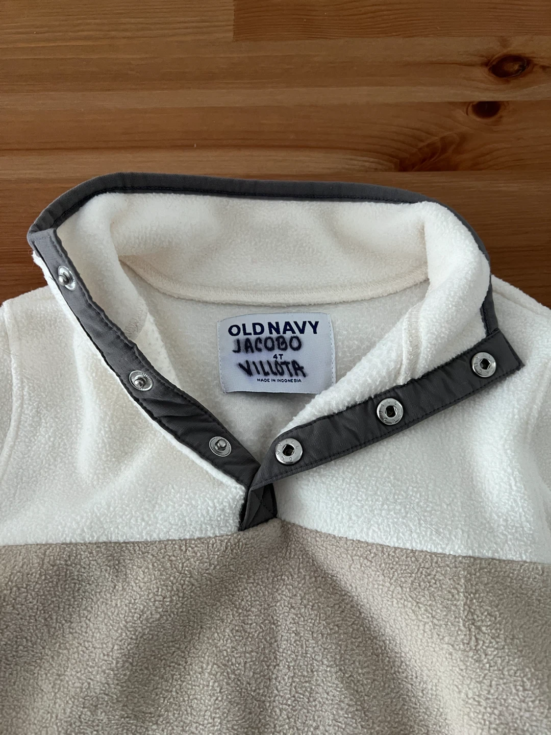 Old Navy 4T sweaters, set of three. - photo 2