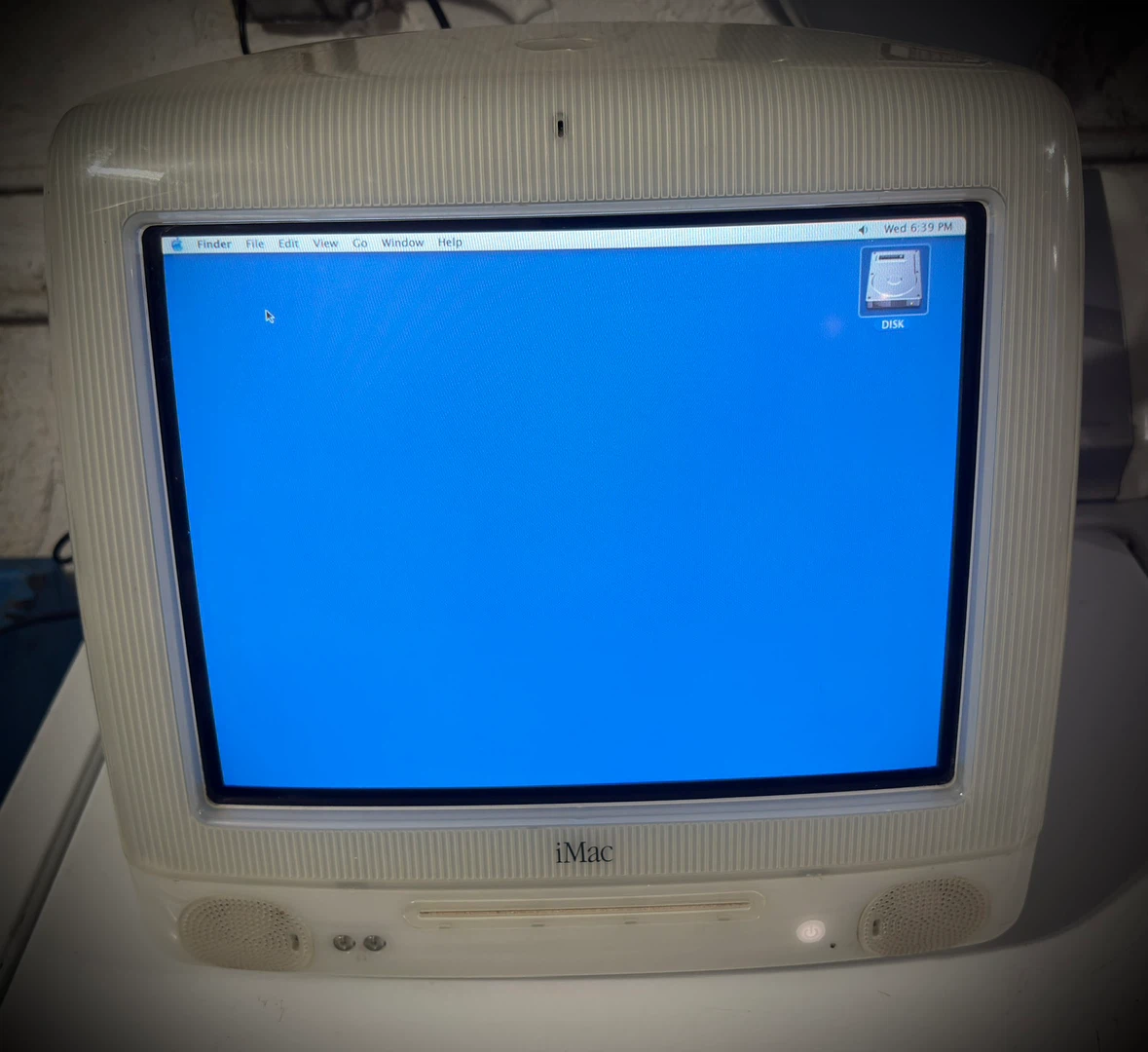 ntage Apple iMac G3 (Snow White) 500MHz / 128MB / 20GB