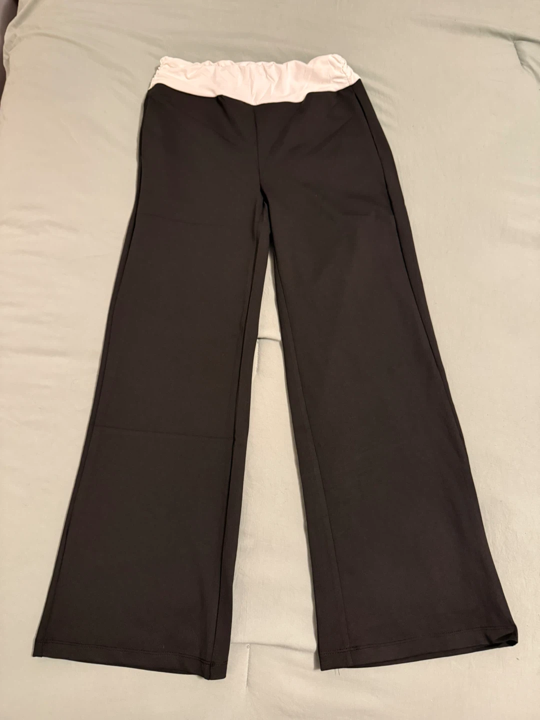 Girl Black and white pants XL