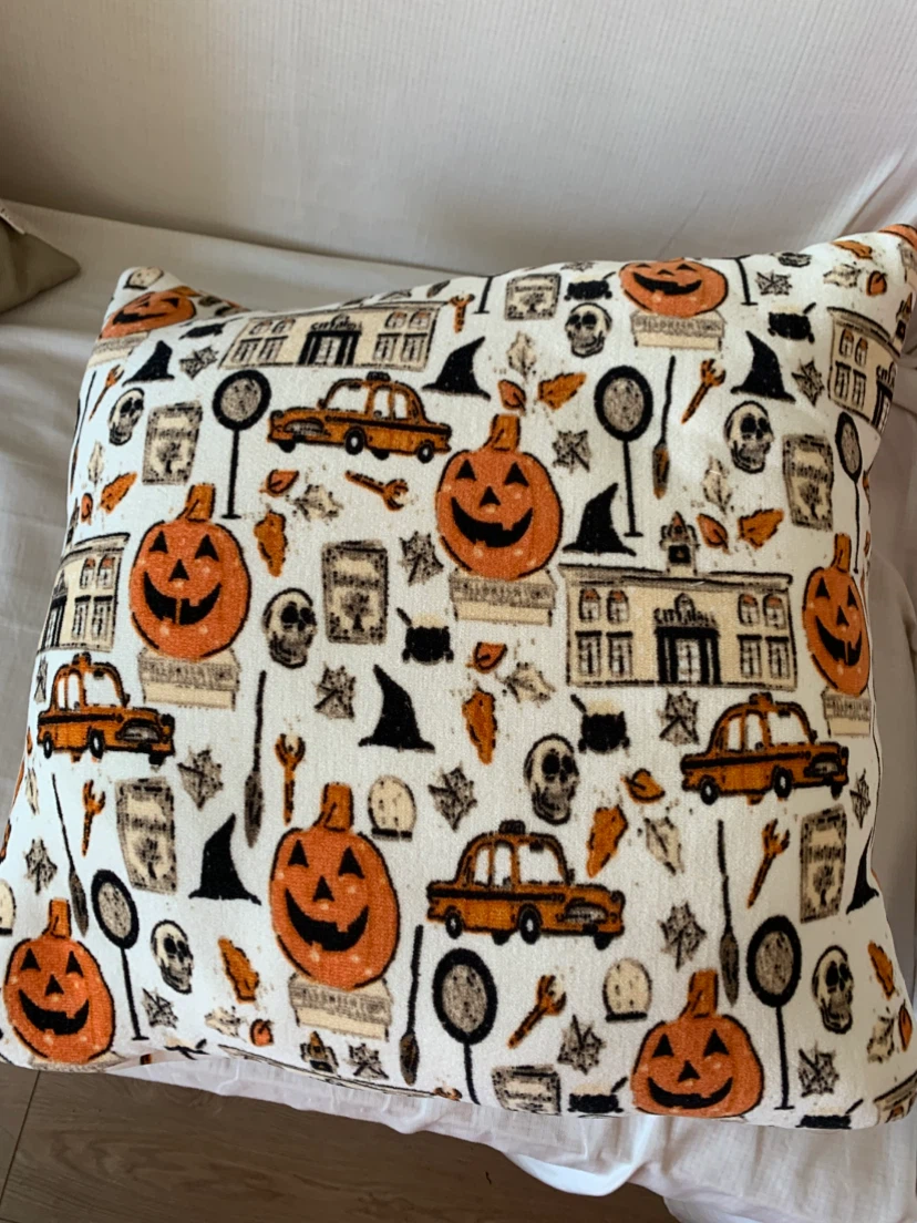 4 Halloween Cushion Covers - photo 2