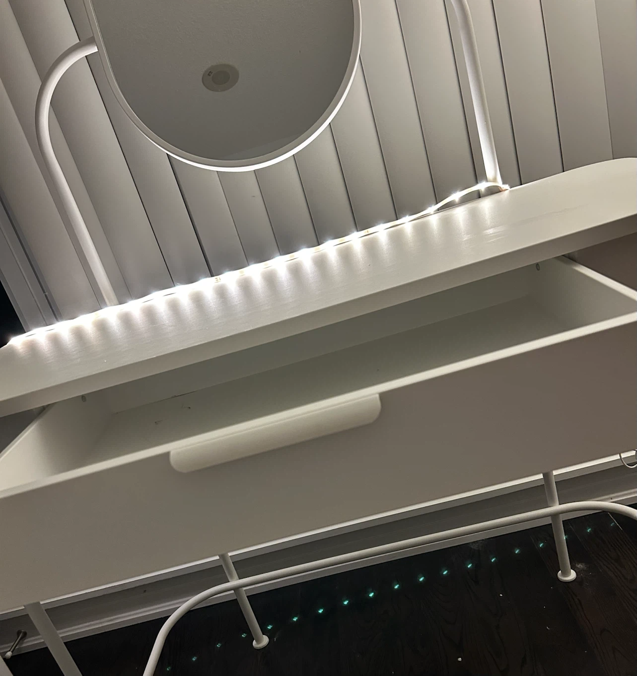 IKEA GRAFJÄLLET Vanity/Desk + IKEA LED Light - photo 3