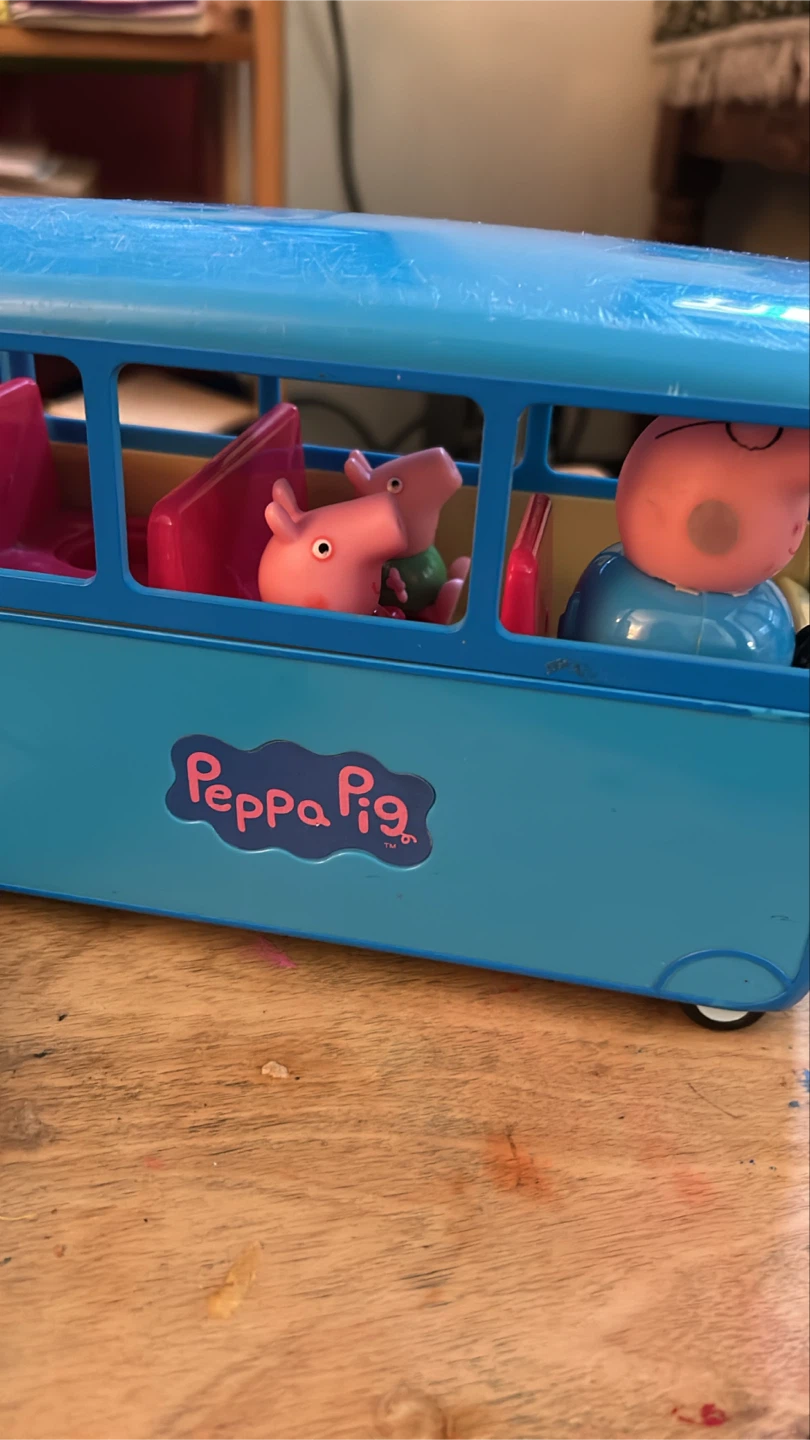 Peppa Pig Toy Bus with Figures - photo 4