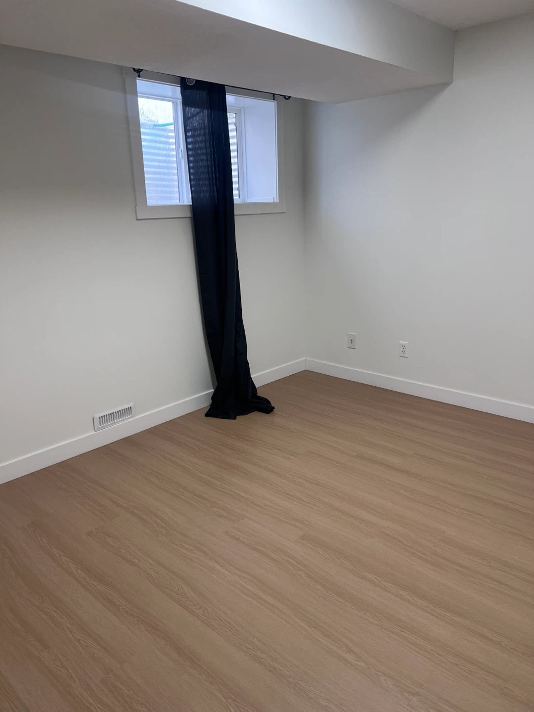 Basement for rent - photo 2