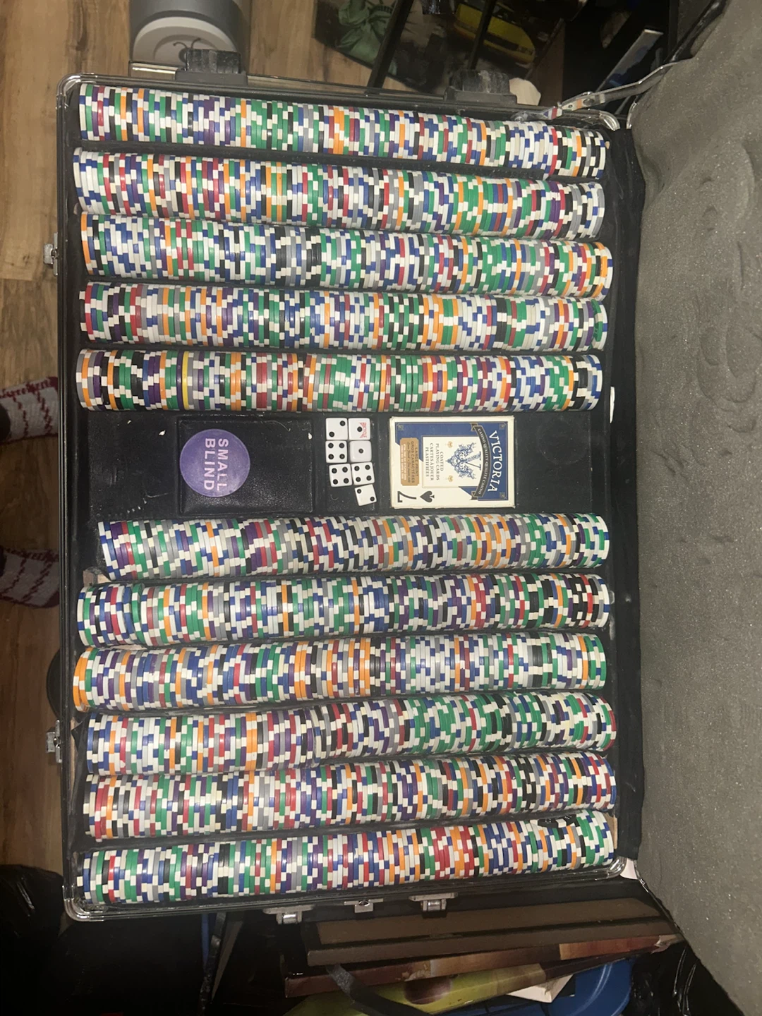 Poker Chip Set with Carrying Case