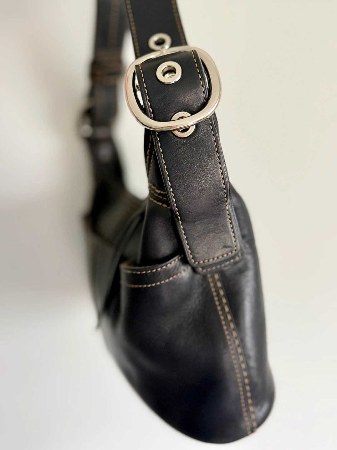 Authentic Coach Vintage Leather Hobo Bag - photo 4